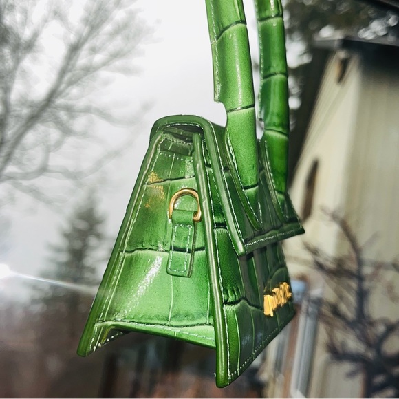 Jacquemus: Mini Croc Green Bag with Crossbody Strap - Picture 10 of 16